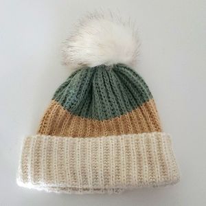 Laura Conrad winter pom pom hat